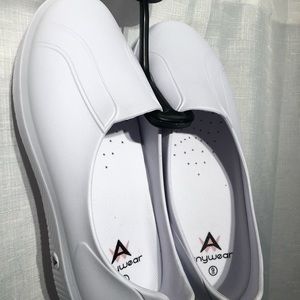 Anywear Women's Rise Health Care Shoe 9